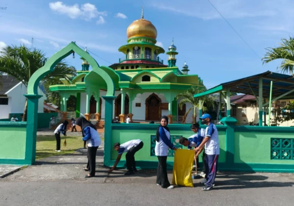 Sambut HBP ke-62, Lapas Bandanaira Gelar Bakti Sosial Bersihkan Tempat Ibadah
