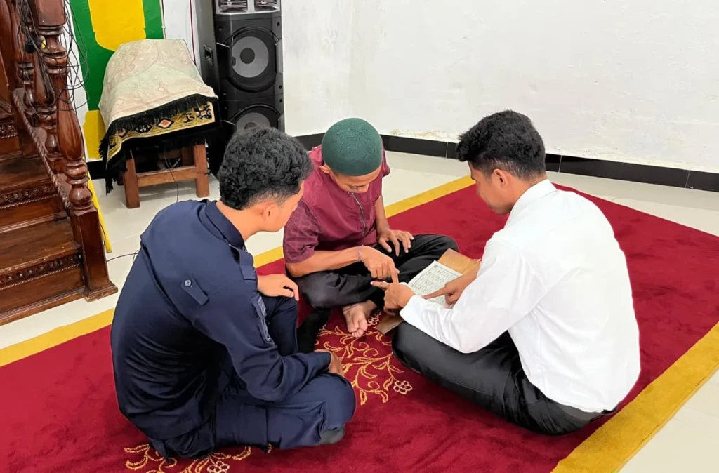 Tumbuhkan Semangat Belajar, Lapas Bandanaira Dampingi Warga Binaan Belajar Iqra