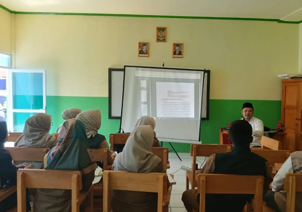 Tingkatkan Mutu Pendidik, MTs. Plus Ar-Raudhotun Nur Gelar Workshop Implementasi Kurikulum Berbasis Cinta