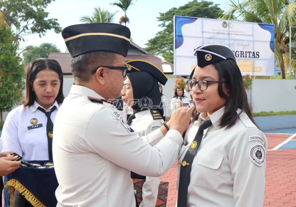 Kepala LPKA Ambon Dorong Pegawai Tingkatkan Kinerja Usai Terima Kenaikan Pangkat