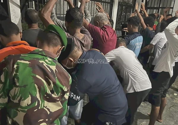 Lapas Piru Gelar Razia Kamar Hunian, Perkuat Keamanan Bersama TNI-Polri