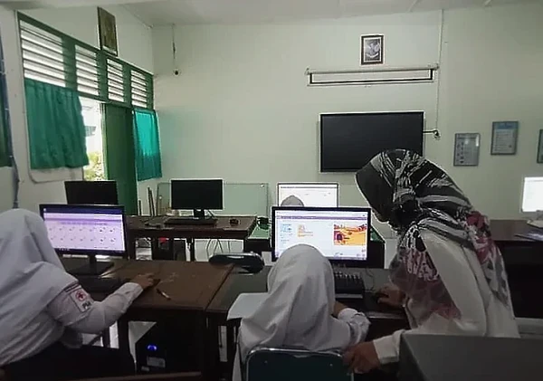 Siswa MTsN 4 Bantul Asah Literasi Digital Lewat Praktik Koding Scratch