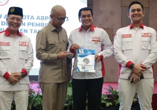 Bupati Tangerang Maesyal Rasyid Dikukuhkan sebagai Dewan Pembina ABPEDNAS