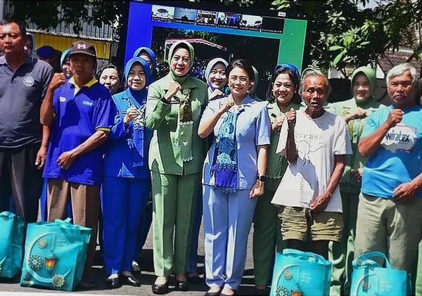 TNI Gelar Bazar Ramadhan di Yogyakarta, Warga Serbu Kebutuhan Pokok Murah