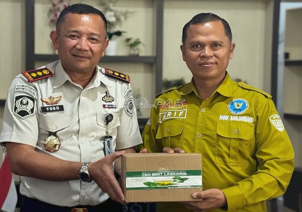 Lapas Narkotika Karang Intan Perkenalkan Kain Sasirangan dan Teh Laskarin ke BNNK Banjarbaru