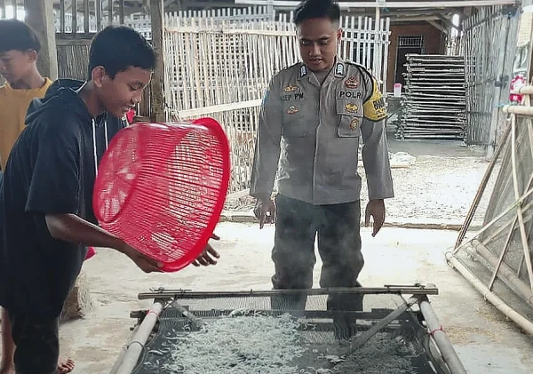 Polsek Puloampel Sambangi Warga, Perkuat Komunikasi dan Sinergitas Kamtibmas