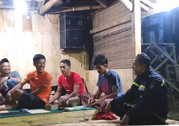 Polsek Ciomas Gelar Patroli Kamtibmas di Desa, Ingatkan Warga Waspada