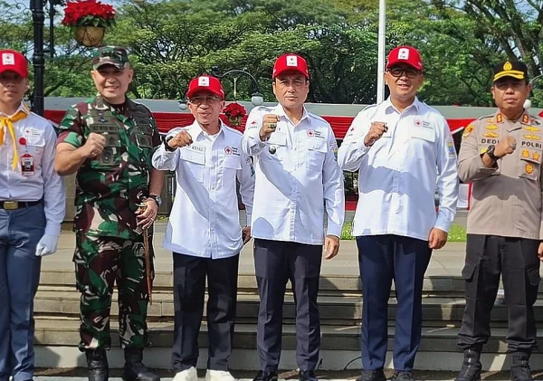 Siswa SMKN 5 Bandung Pimpin Upacara Pelantikan PMR se-Kota Bandung