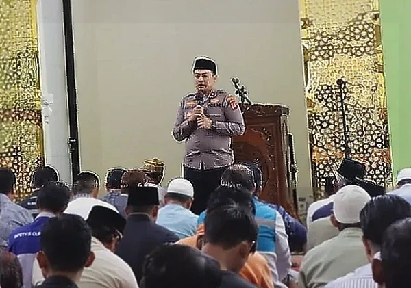 Wakapolres Cilegon Pimpin Jumat Keliling, Ajak Warga Jaga Kamtibmas di Pelabuhan