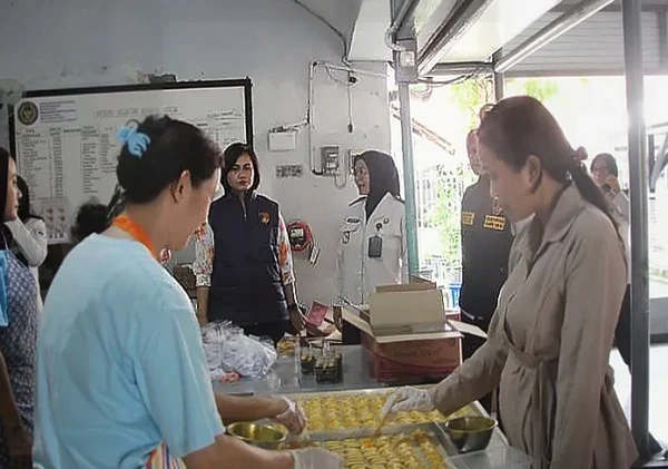 Direktur Reserse PPA dan PPO Apresiasi Kualitas Kue Kering Warga Binaan Lapas Semarang