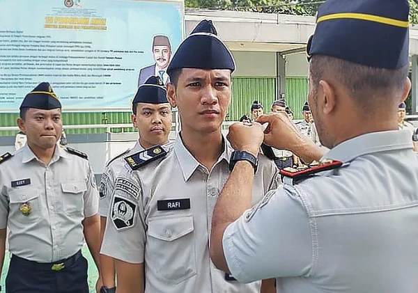Rutan Kelas I Tangerang Sematkan Pangkat Baru untuk 6 Petugas, Beri Penghargaan Pegawai Teladan