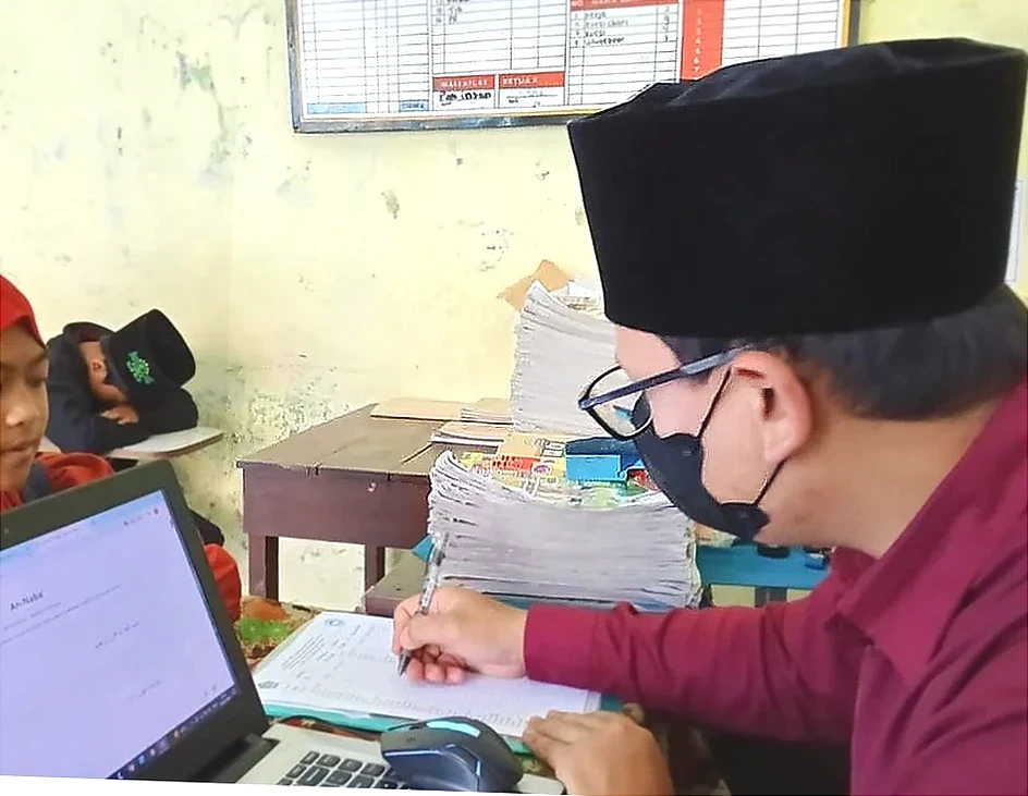 Siswa MIS Ar-Raudhotun Nur Garut Ikuti Uji Hafalan Juz 30 Al-Qur’an