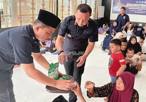 Lapas Narkotika Karang Intan Sajikan Teh Mint Laskarin Karya Warga Binaan ke Pengunjung