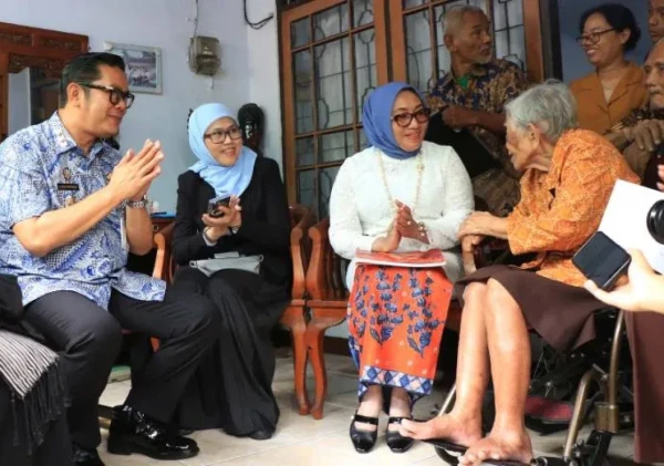 Sambut Hari Ibu 2025, Wamen PPPA dan Wakil Wali Kota Tangerang Kunjungi Veteran Perempuan