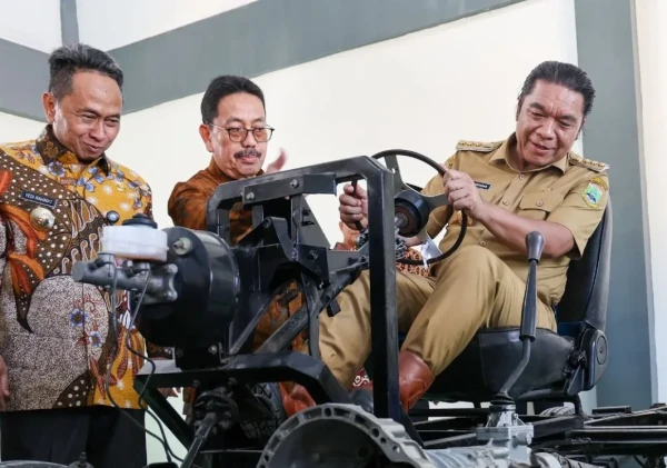 Lanjutkan Ekspedisi Reformasi Tematik Berdampak, Pj Gubernur Banten  Resmikan Sarpras Pendidikan di 3 SMK Negeri di Kota Serang