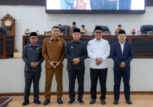 Wakil Gubernur Banten Hadiri Rapat Paripurna DPRD, Bahas Dua Raperda Strategis