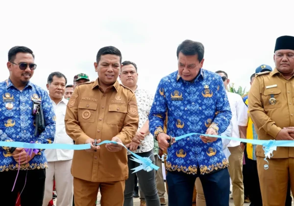 Pemprov Banten Peresmikan Jalan Poros Desa di Sindangjaya