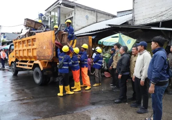 Pemkot Tangerang Tertibkan Kawasan Pasar Sipon, Fokus pada Sterilisasi Bahu Jalan
