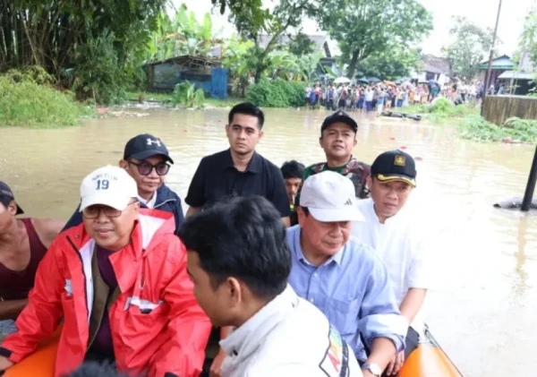Bupati Tangerang Tinjau Lokasi Banjir di Cisoka, Jembatan Penghubung Terendam