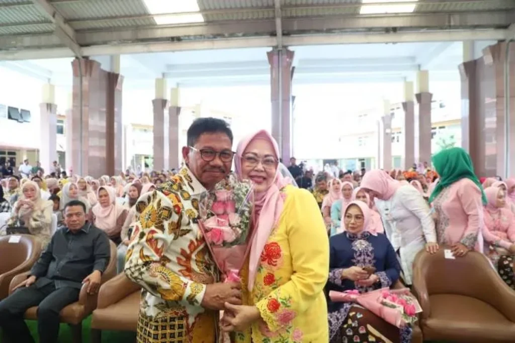 Tawa dan Semangat Ibu-Ibu Penuhi Plaza Puspem, Ini Pesan Wali Kota di Hari Ibu ke-97