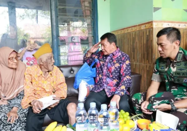 Menjelang Hari Pahlawan, Bupati Tangerang Kunjungi Veteran Perang Berusia Lebih dari 100 Tahun