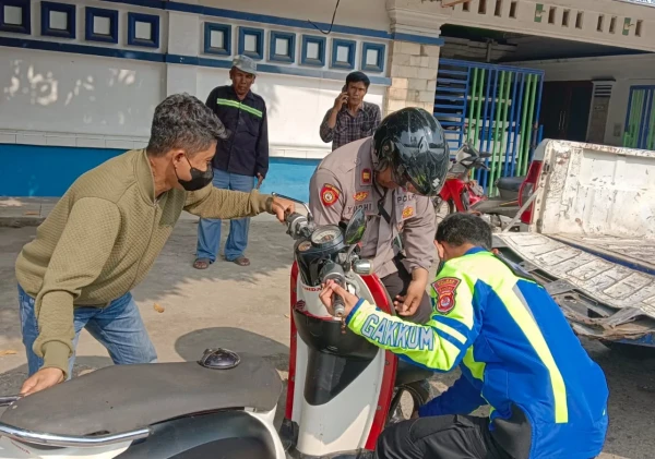 Polres Cilegon Polda Banten menangani Kejadian Kecelakaan Lalu Lintas pelajar yang mengakibatkan korban Meninggal dunia.