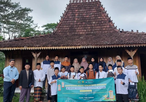 Sekolah Islam Al Azhar Yogyakarta Gandeng LAZ Al Azhar Salurkan 2.000 Paket Bantuan untuk Yatim, Tunanetra, dan Keluarga Duafa