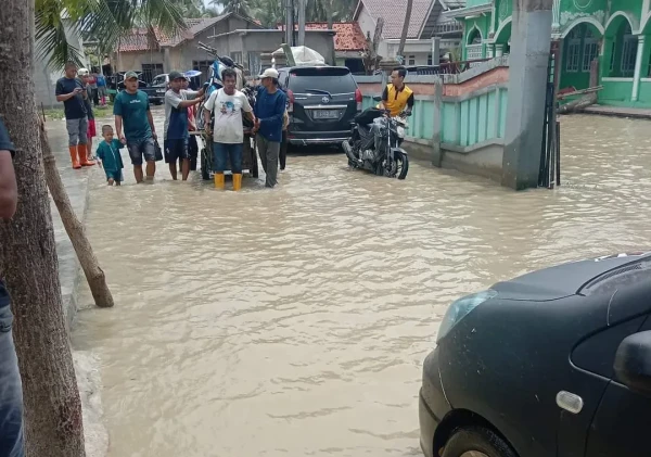 Intensitas Hujan Tinggi, Kabupaten Bekasi Terendam Banjir, Hingga Merendam Ribuan Hektar Sawah.