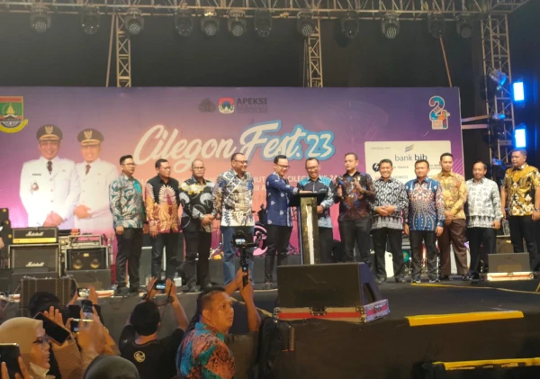 Disambut Meriah Masyarakat, Wali Kota Helldy Resmi Buka Cilegon Fest 23