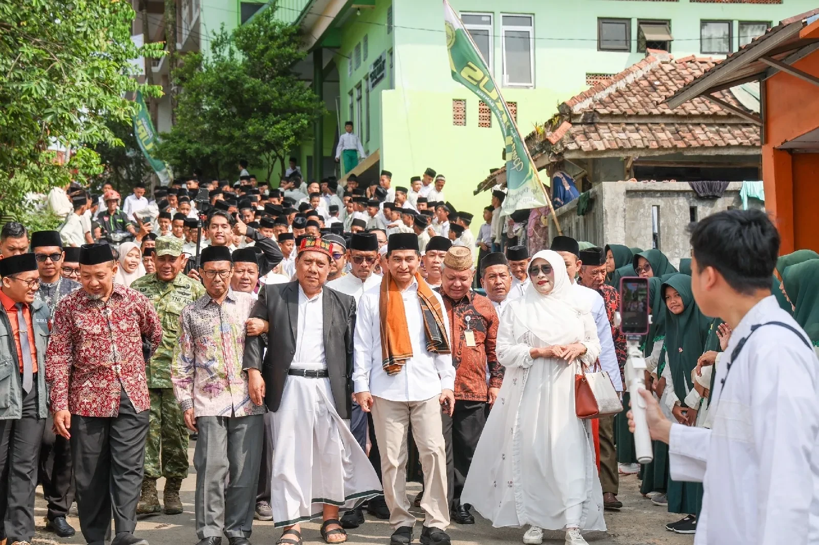 Wagub Banten Dorong Pesantren Jadi Benteng Literasi dan Moral