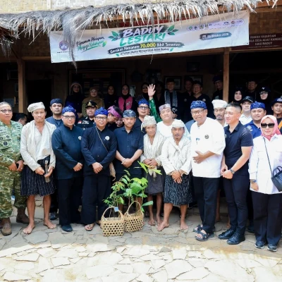HUT ke-8 PUB, Andra Soni dan Taufiqurrahman Ruki Serahkan 70 Ribu Bibit untuk Baduy Lestari