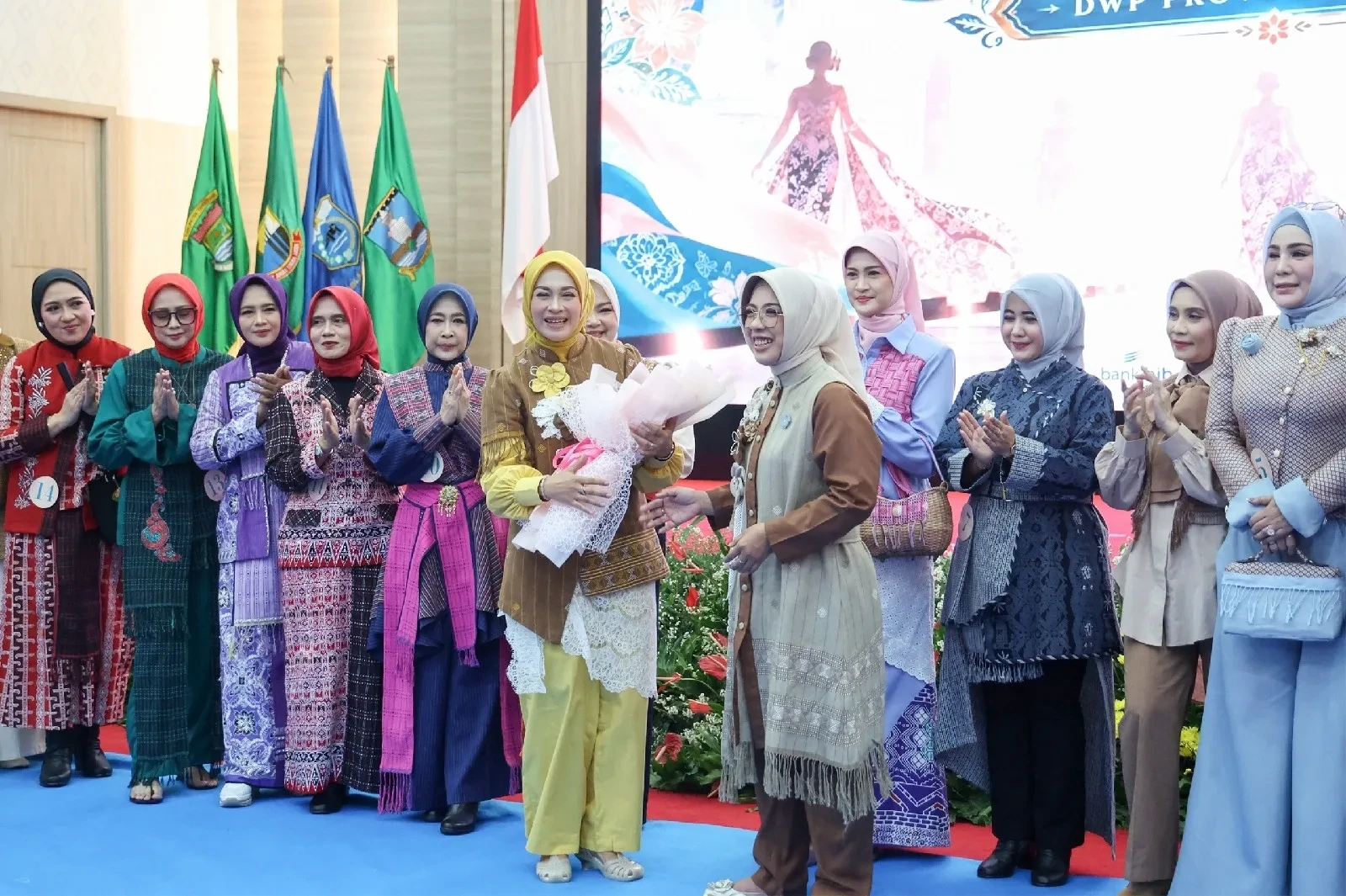 Tinawati Dorong Perempuan Banten Terus Berkembang dan Berdaya