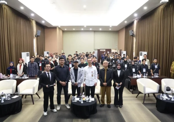 Pesan Gubernur Banten di Simposium Nasional: Pemuda Wajib Kuasai Teknologi di Era 5.0