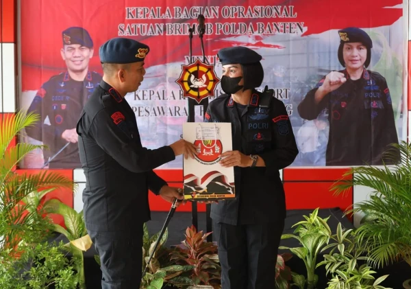Suasana Haru Mewarnai Pengantar Tugas Kabagops Satbrimob Polda Banten