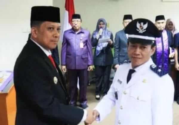 Pererat Masyarakat Untuk Kemajuan Desa: Pj. Bupati Lantik Kades Kemiri