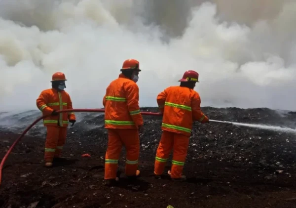 Pj. Gubernur Banten Al Muktabar Dukung Penuh Penanganan Kebakaran TPSA Rawa Kucing