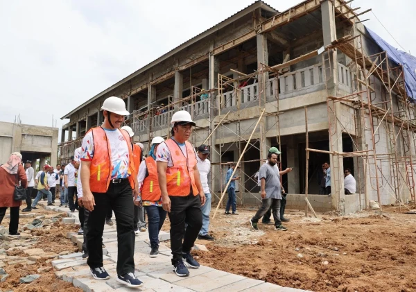 Pj Gubernur Banten Al Muktabar Tinjau Pembangunan SMAN 4 Rangkasbitung