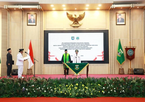 Pj Gubernur Banten Al Muktabar Lantik Pj Wali Kota Serang