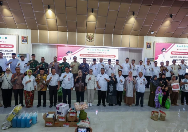 Pj Gubernur Banten Al Muktabar Tutup Rangkaian Penyaluran Bansos 2023