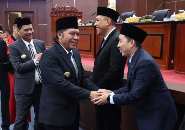Al Muktabar Hadiri Pengukuhan Pimpinan DPRD Kota Serang, Tekankan Peningkatan Kesejahteraan Rakyat