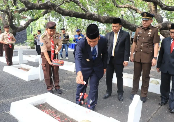 Khidmat Peringatan Hari Pahlawan: Pemkot Tangerang Gelar Upacara dan Tabur Bunga di TMP Taruna