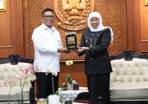 Andra Soni Temui Khofifah Bahasa Pembangunan Daerah dan Kerjasama Perbankan
