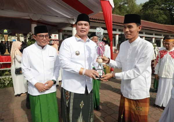 Ribuan Santri Padati Alun-Alun Serang, Peringatan Hari Santri 2025 Jadi Momen Kolaborasi Pemerintah dan Pesantren