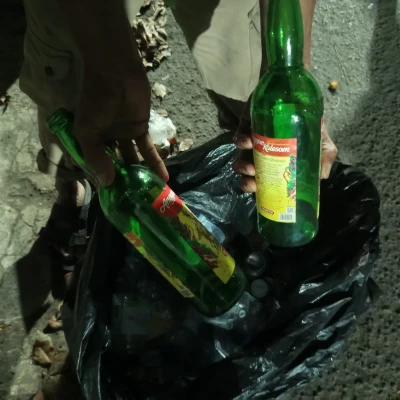 Konser BOOMFEST 2026 Berakhir, Pemulung Temukan Botol Miras Berserakan