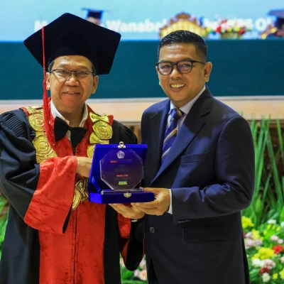 Andra Soni Ceritakan Perjuangan Kuliah hingga Jadi Gubernur Banten